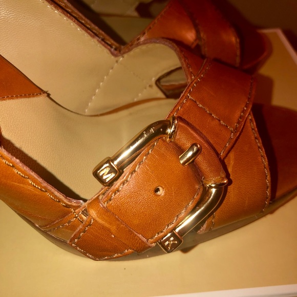 Michael Kors Milan Pumps - Picture 4 of 5